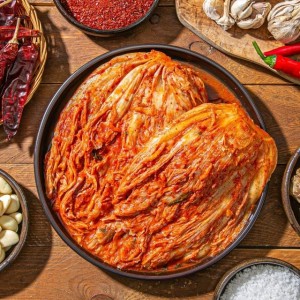 최적의 온도에서 오랜시간 숙성시킨 전통 묵은지