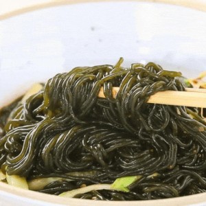 바다향을 후루룩~ 해조 국수