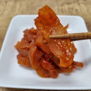오독오독한 매력의 참외장아찌